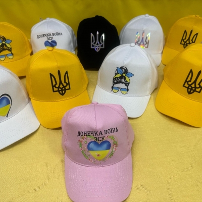 Гуртові замовлення футболок та кепок