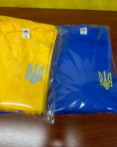 Гуртові замовлення футболок та кепок