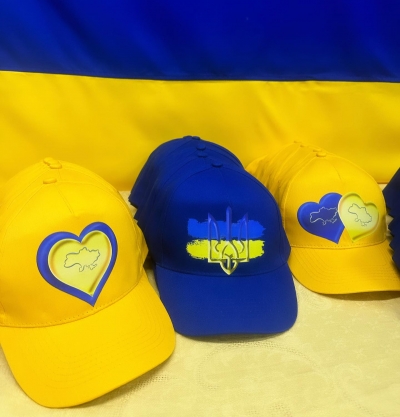 Гуртові замовлення футболок та кепок