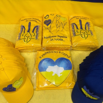 Гуртові замовлення футболок та кепок