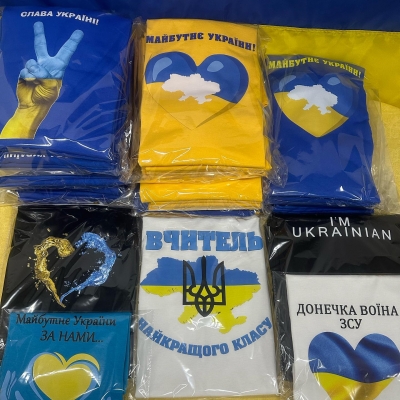 Гуртові замовлення футболок та кепок