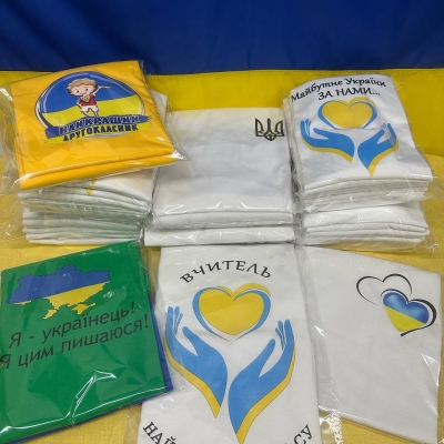 Гуртові замовлення футболок та кепок