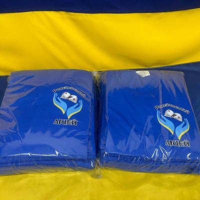 Гуртові замовлення футболок та кепок