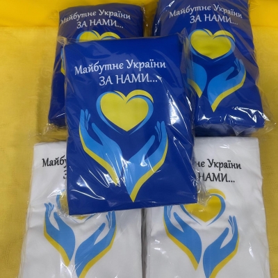 Гуртові замовлення футболок та кепок